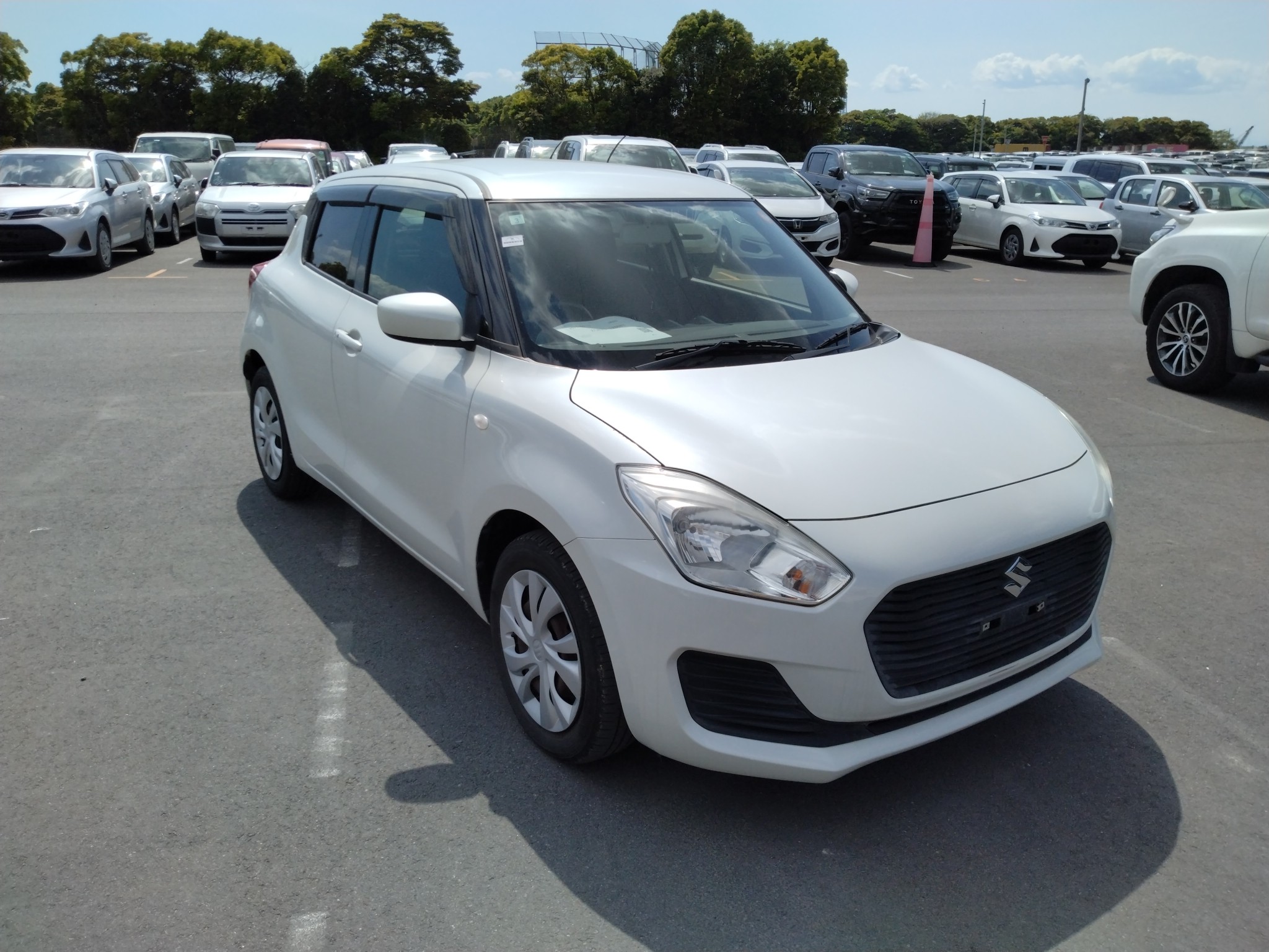 SUZUKI SWIFT