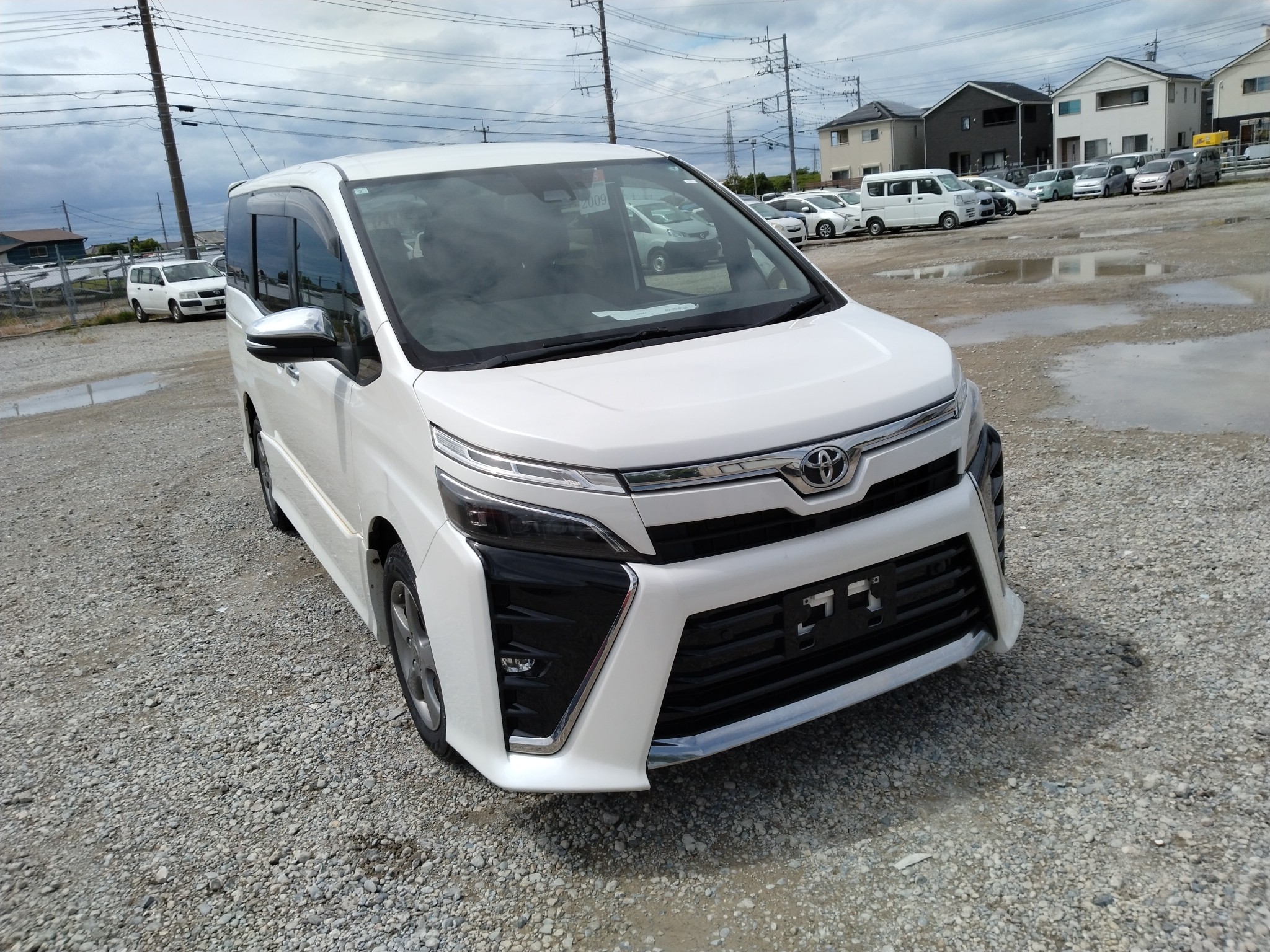 TOYOTA VOXY