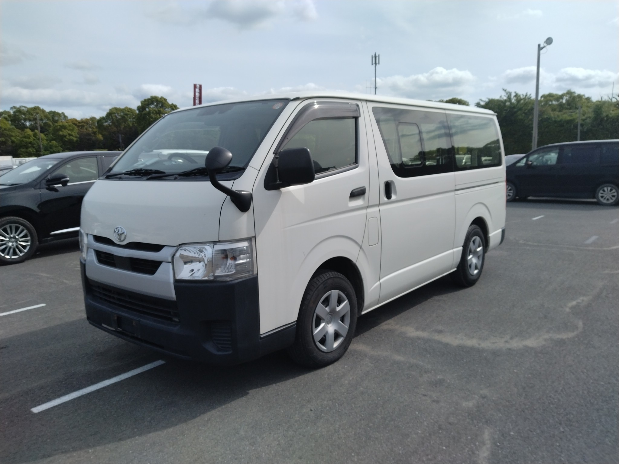 TOYOTA HIACE