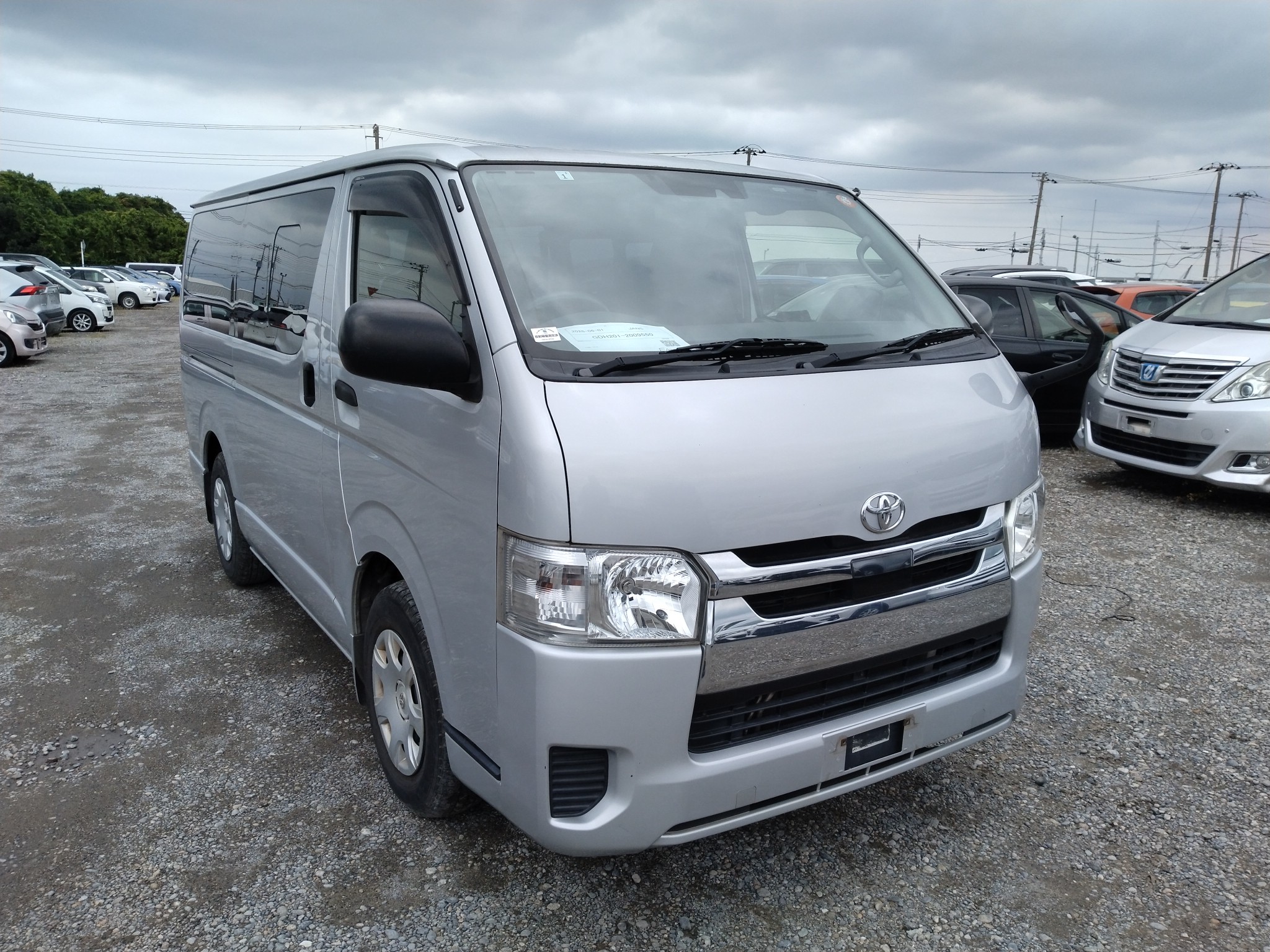 TOYOTA HIACE