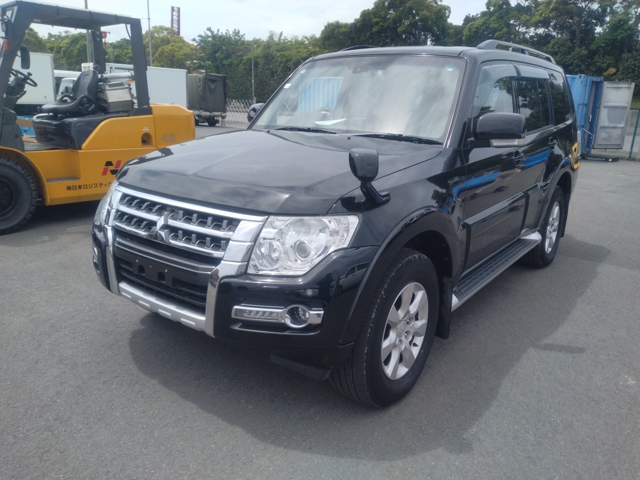 MITSUBISHI PAJERO