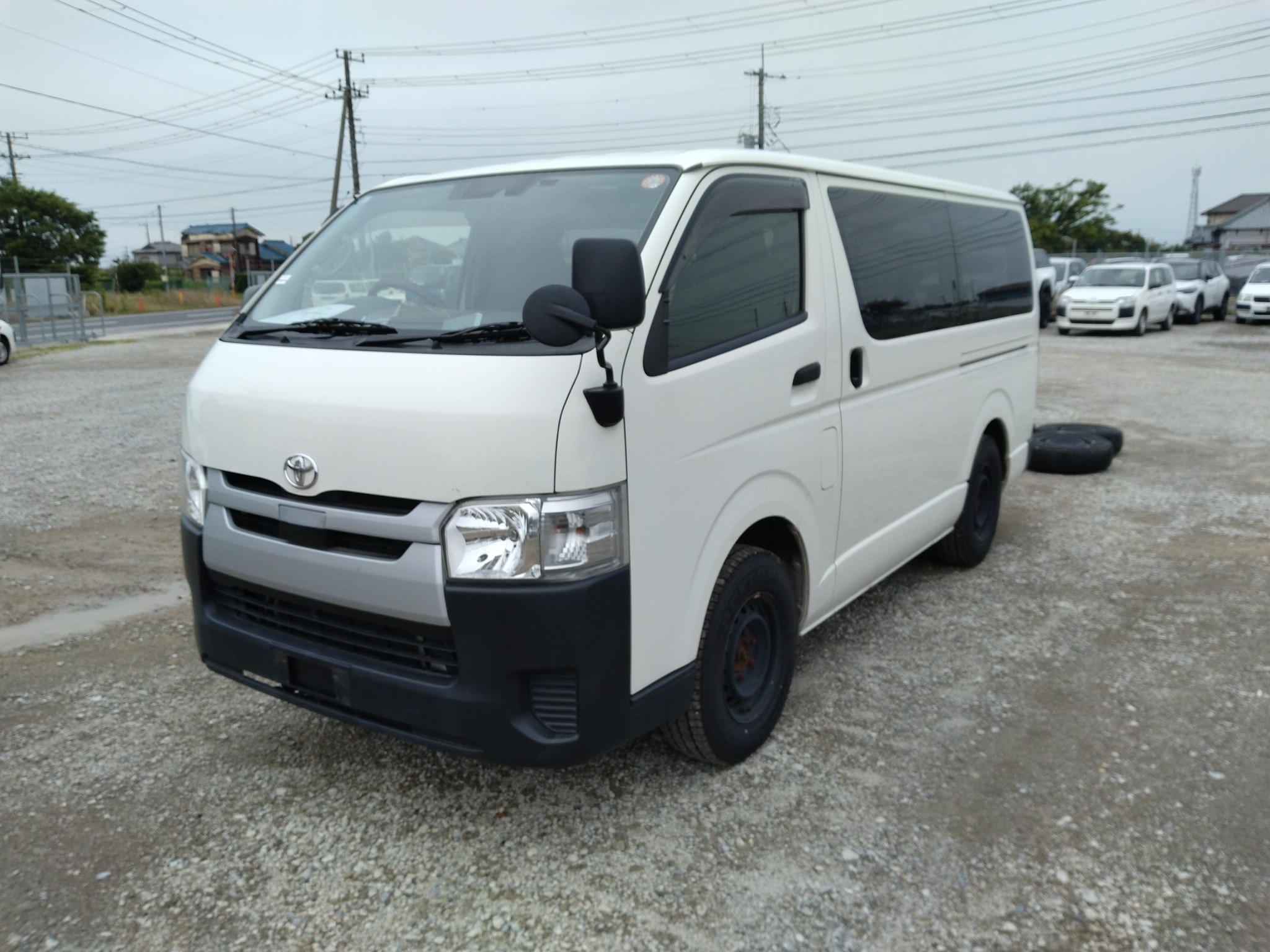 TOYOTA HIACE