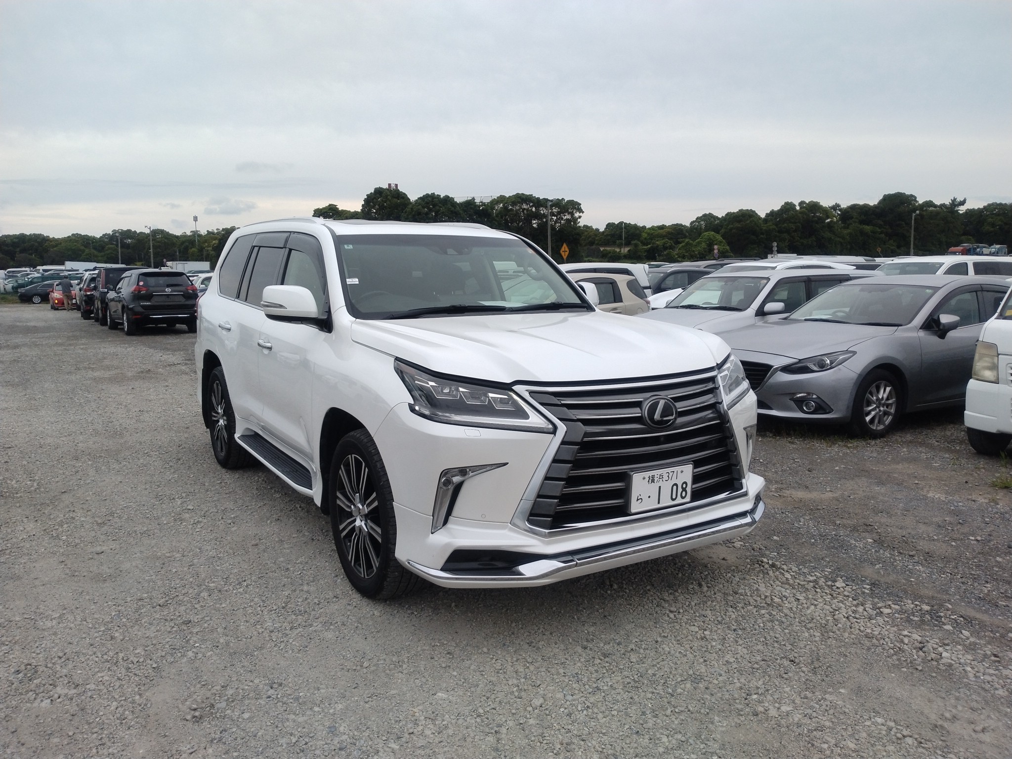 LEXUS LX