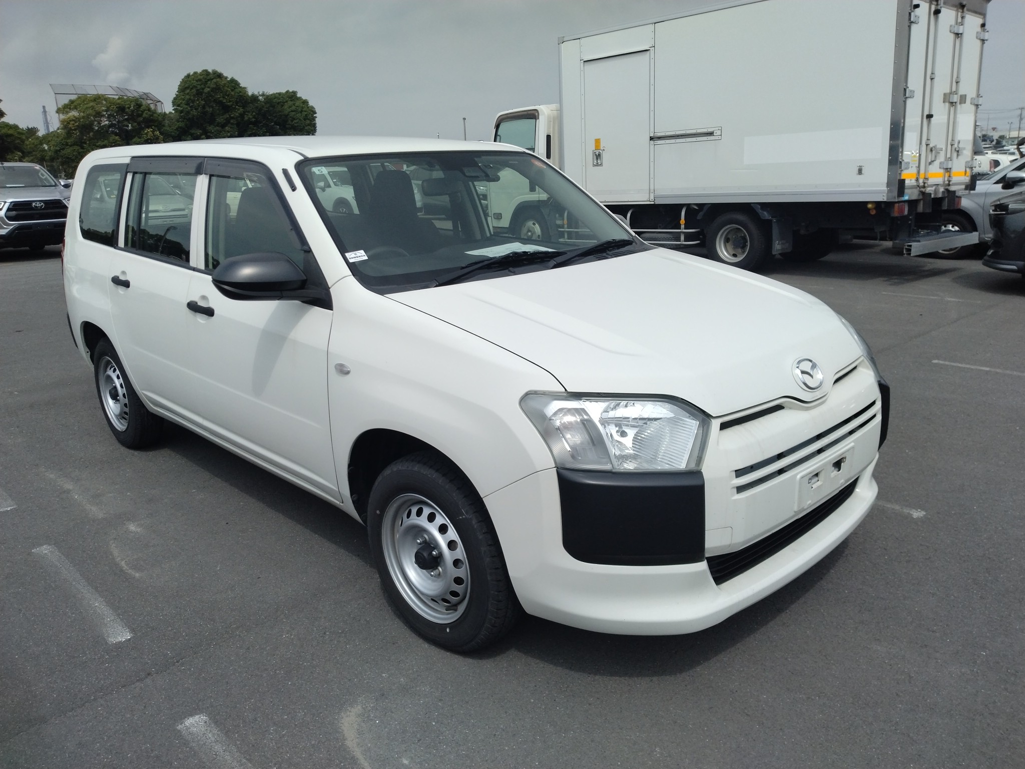 MAZDA FAMILIA VAN