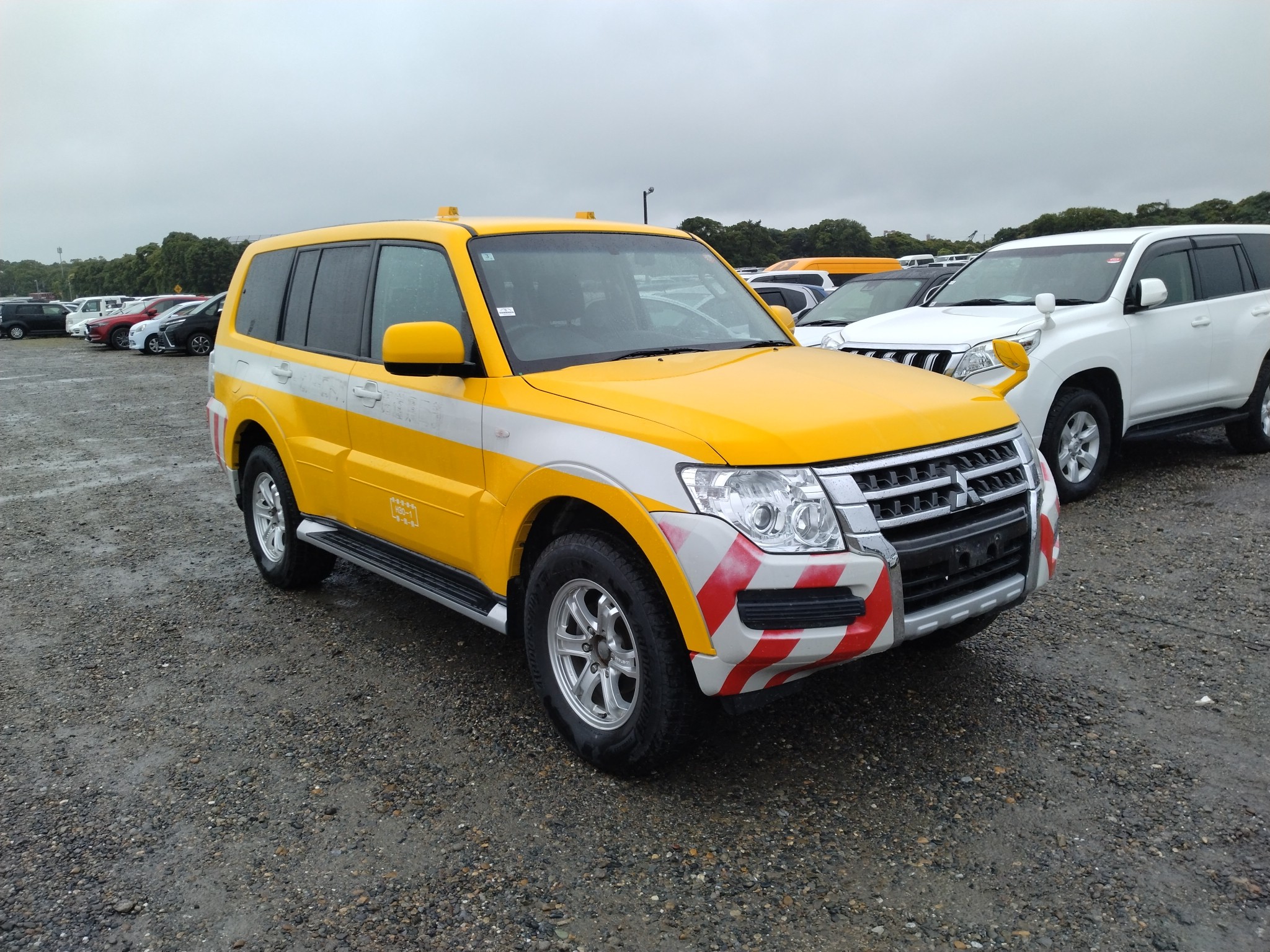 MITSUBISHI PAJERO