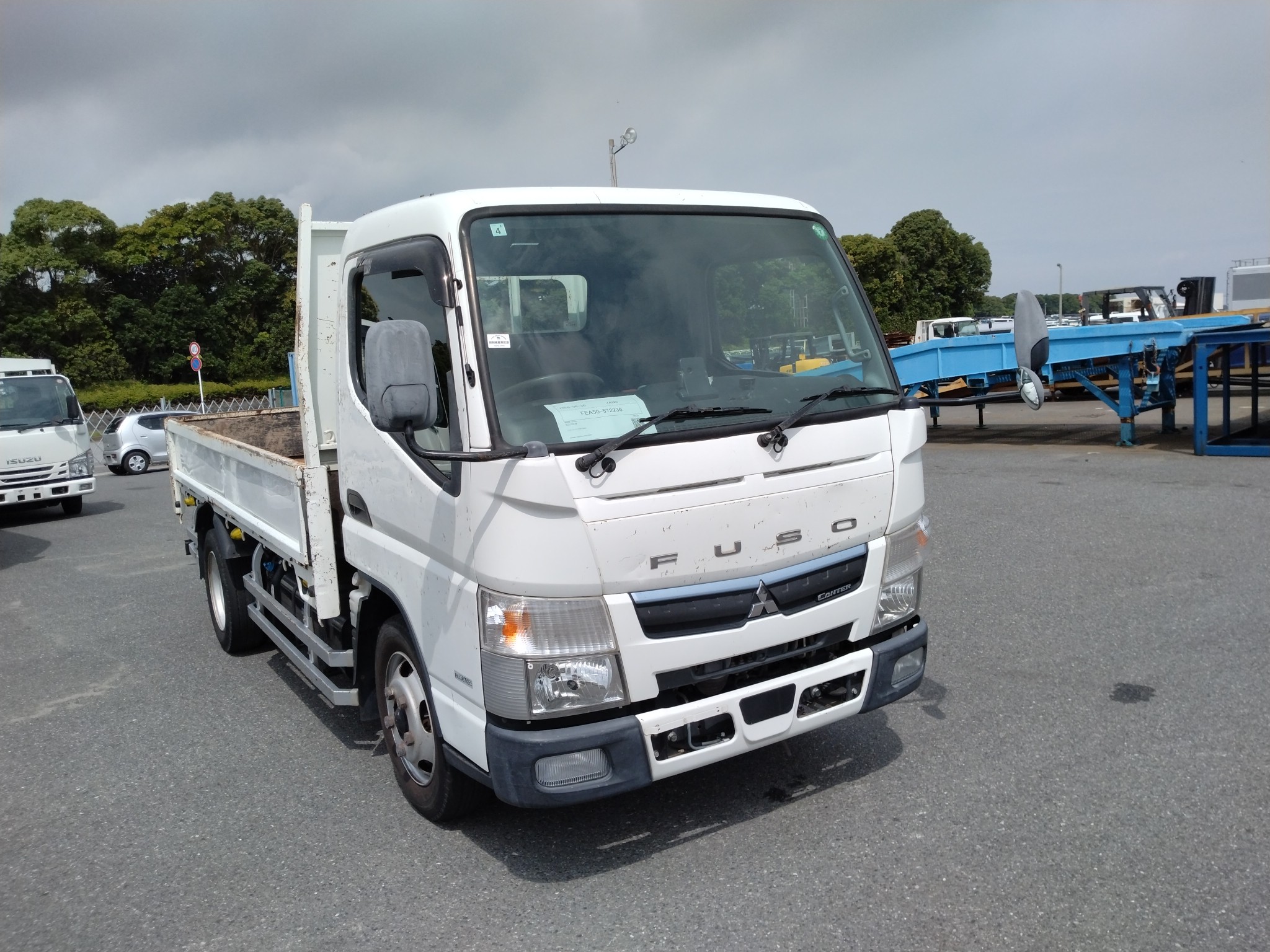 MITSUBISHI CANTER