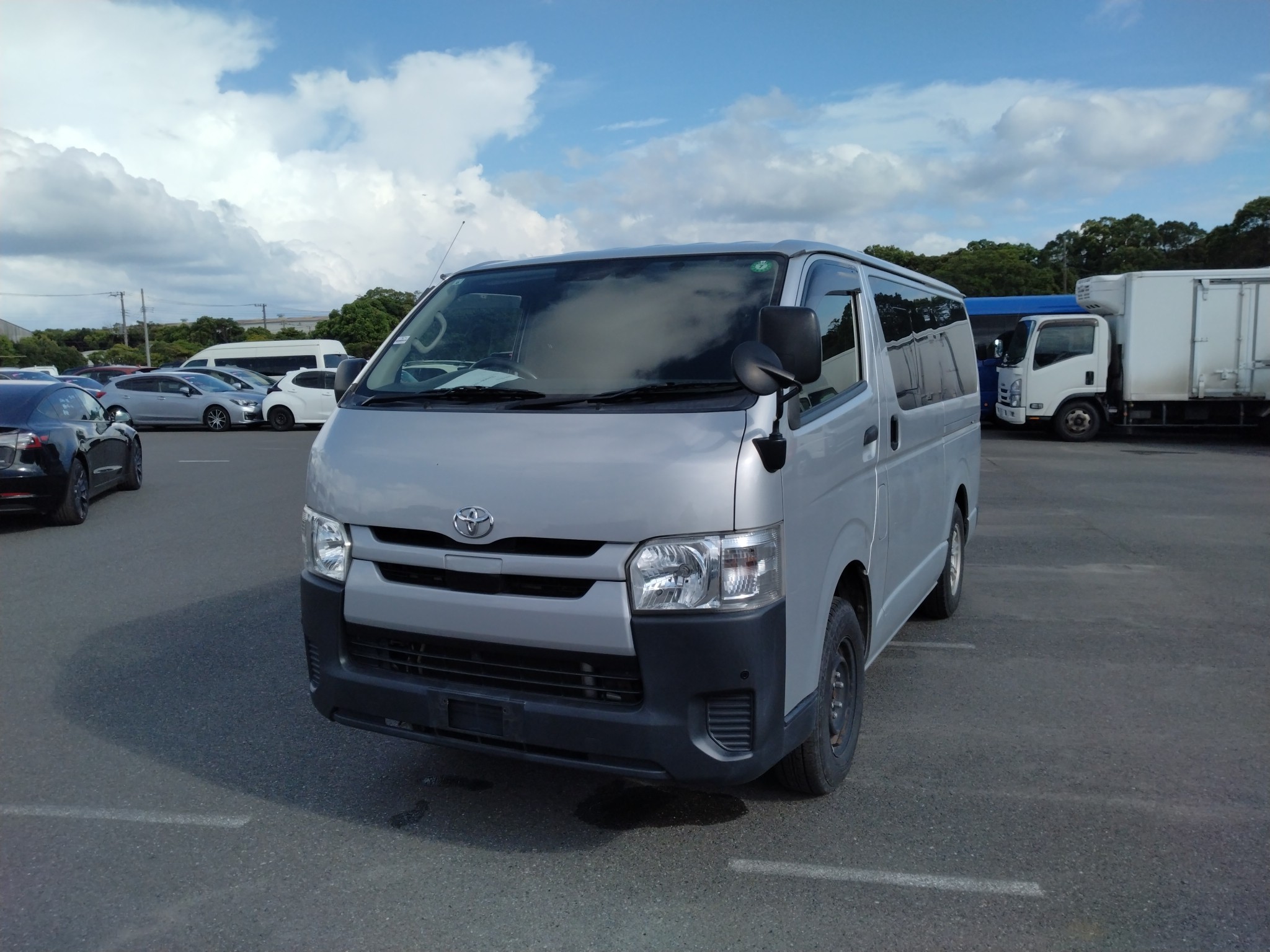 TOYOTA HIACE