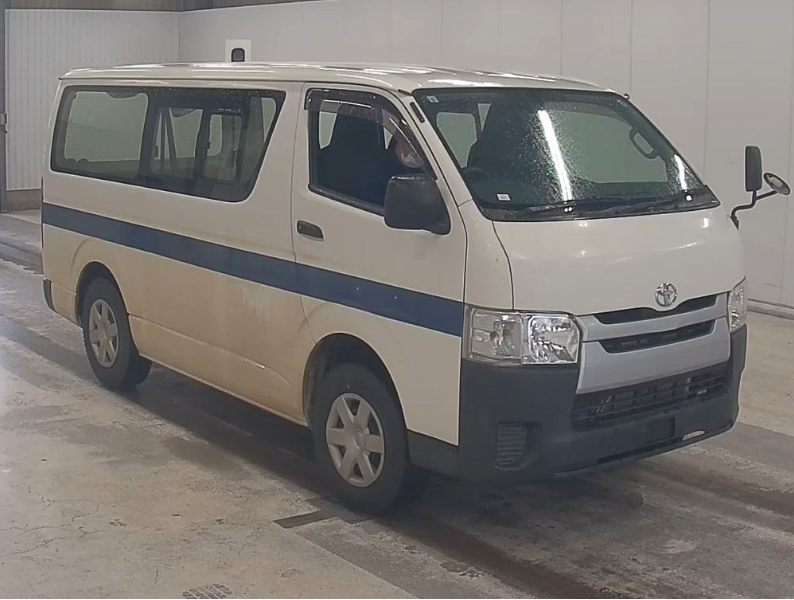 TOYOTA HIACE