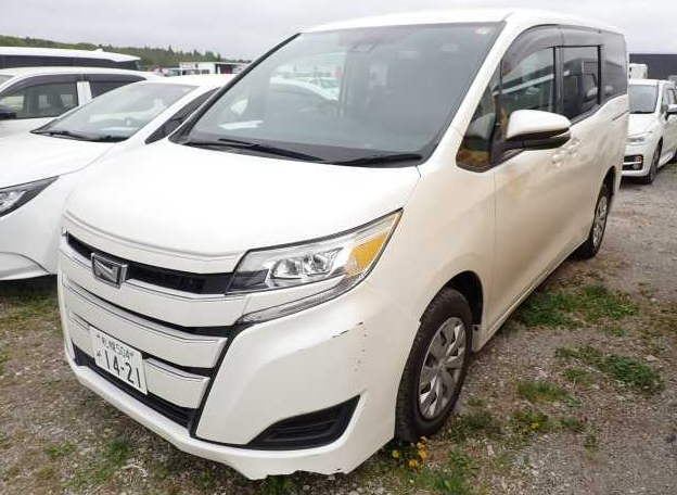TOYOTA NOAH