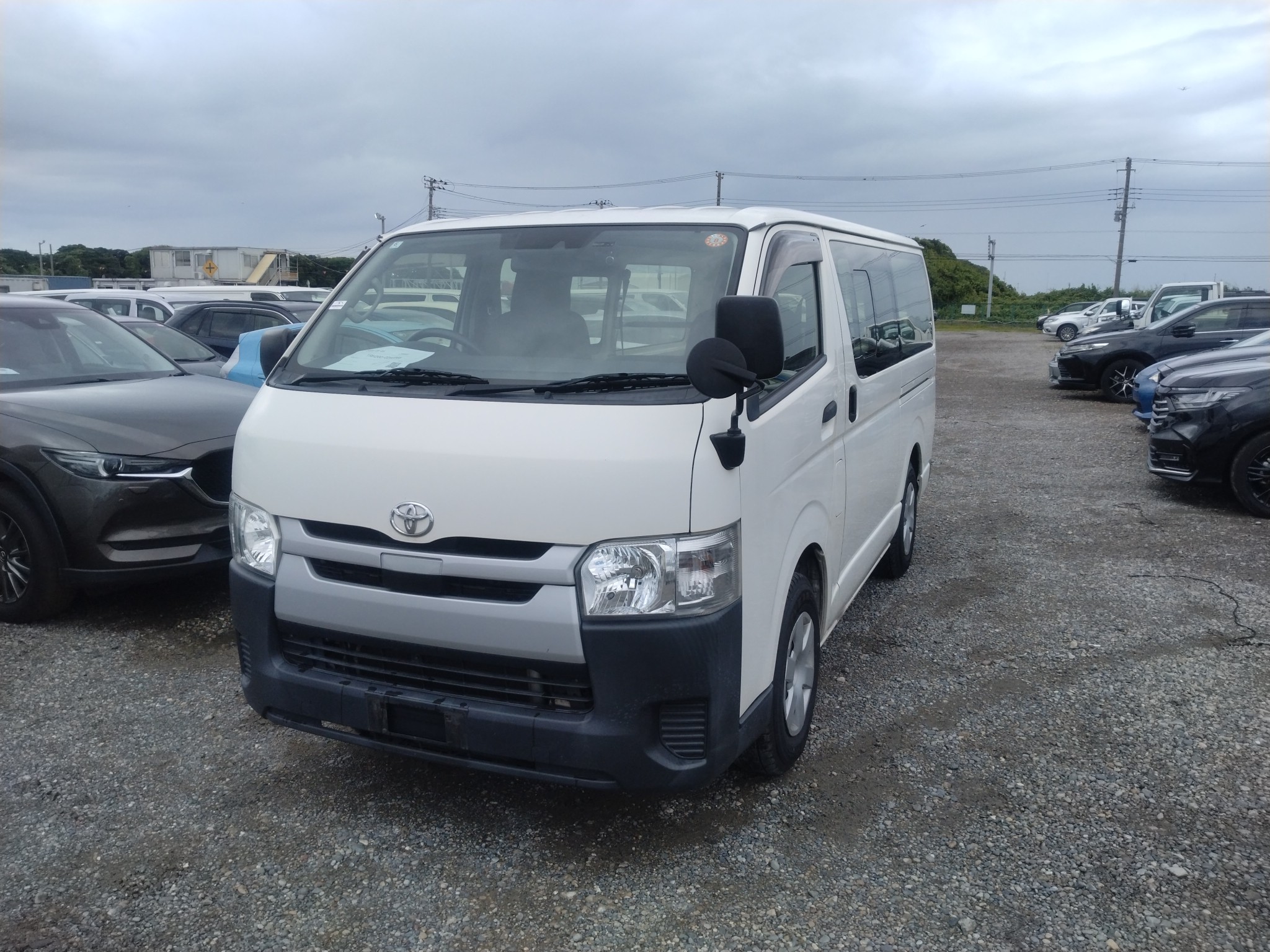 TOYOTA HIACE