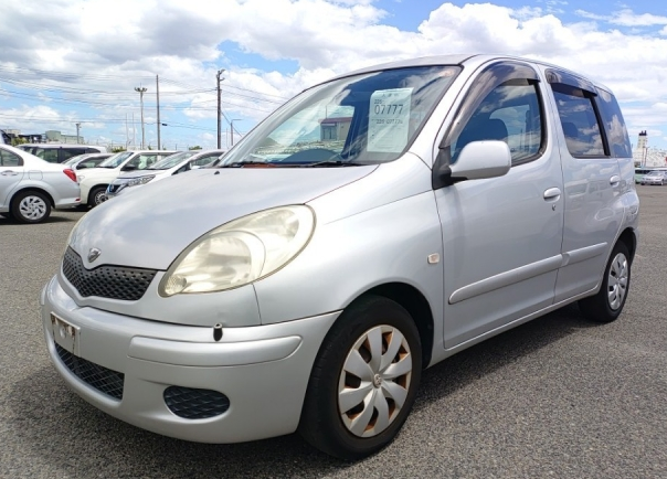 TOYOTA FUN CARGO